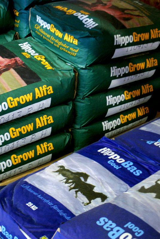 Hippofoder Grow Alfa i vår butik.